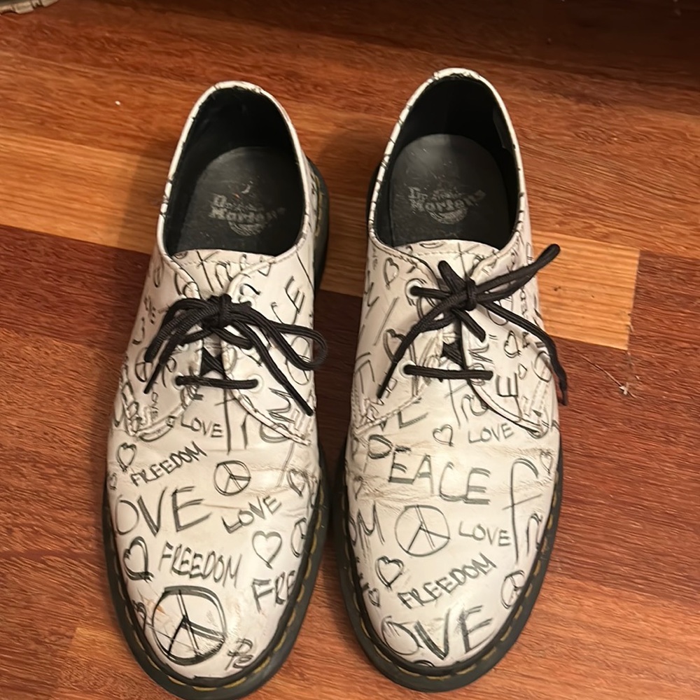 Men’s size 9 Dr. martens